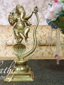 พระพิฆเนศ ปางร่ายรำประทับบนงู หรือปางพระนฤตยะ คณปติ (ทองเหลือง) ผลิตและนำเข้าจากอินเดีย - Ganesha: Lord of Success