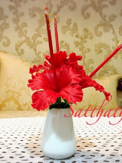 แจกันดอกชบา - ดอกชบาประดิษฐ์ - แจกันดอกชบาสีแดง (จำนวน 3 ดอก) ประดิษฐ์จากดิน - แจกันดอกชบาประดิษฐ์