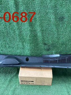 แผงคอจิ้งหรีด Toyota Revo/Fortuner 2015-2024 แท้ศูนย์