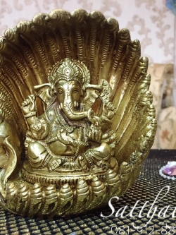 พระพิฆเนศปาง พระรีนาโมจัน คณปติ ประทับหอย (Runamochana Ganapati) (ทองเหลือง) ผลิตและนำเข้าจากอินเดีย - Ganesha: Lord of Success