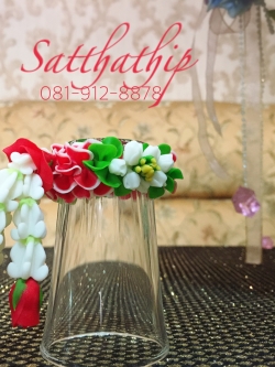 พวงมาลัย ประดิษฐ์จากดิน - Garland