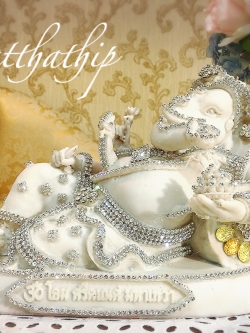 พระพิฆเนศ ปางเสวยสุข (เรซิ่น แต่งองค์) - Ganesha: Lord of Success