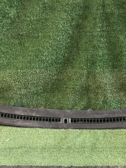 แผงจิ้งหรีดบน Ford Rangre 2019