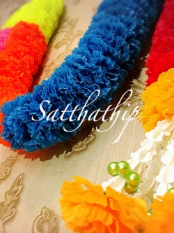 พวงมาลัยเจ็ดสีเจ็ดศอก/พวงมาลัยผ้าสองชาย [แบบตัดก้านดอก ร้อยแน่น 450 บาท/เมตร]