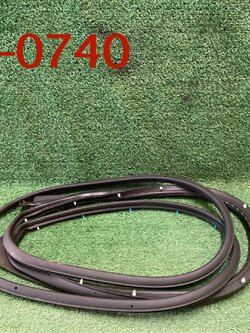 ยางขอบประตูหน้า L Toyota Commuter 2005-2018 แท้ศูนย์