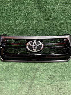 กระจังหน้า เทา Toyota Revo 2018-2019