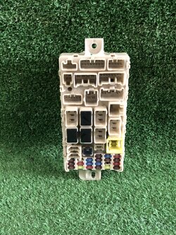 กล่องฟิวส์ Mitsubishi Triton