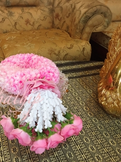 พวงมาลัยผ้า ดอกมัม สีชมพูอ่อน - พวงมาลัยผ้า - Fabric garland