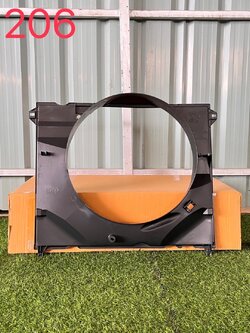 บังลมหม้อน้ำ Toyota Revo 2015-19 ใหม่แท้