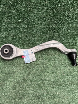 ปีกนกหน้า L ของใหม่ แท้ศูนย์ BMW 330i E90 2019-2022