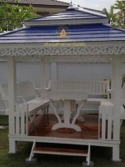 ( รหัส B2-กั้นเสา ) ศาลา ไม้สัก สีขาว คาน้ำเงิน2ชั้น พิงหลังสัปรด / ขนาด 2.00x2.00x3.00 เมตร