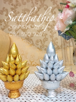 พานพุ่มดอกบัวเงินทอง