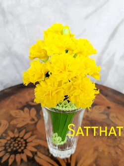 กรวยดอกดาวเรือง 9 ดอก ประดิษฐ์จากดิน