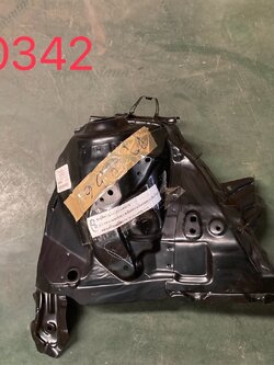 เหล็กเบ้าโช๊คหน้า L Toyota Yaris/Yaris แท้ศูนย์