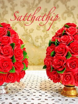 พานพุ่มดอกกุหลาบ ประดิษฐ์จากดิน [4.5 นิ้ว 1,100 บาท/คู่]