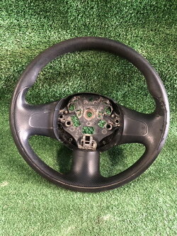 พวงมาลัย Nissan March 2014