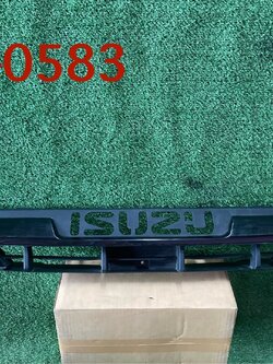 หน้ากระจัง Isuzu D-max 2020+TW มือสอง