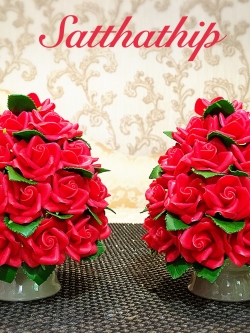 พานพุ่มดอกกุหลาบ ประดิษฐ์จากดิน [4 นิ้ว 1,200 บาท/คู่]