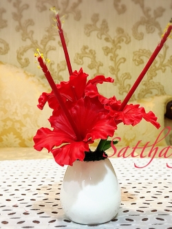 แจกันดอกชบา - ดอกชบาประดิษฐ์ - แจกันดอกชบาสีแดง (จำนวน 3 ดอก) ประดิษฐ์จากดิน - แจกันดอกชบาประดิษฐ์