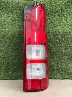 ไฟท้าย R Toyota Commuter 2010