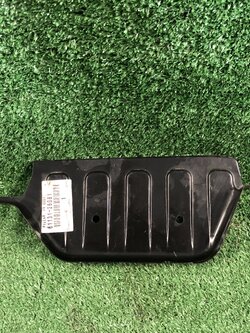 เสาเก๋งกระจกบังลมหน้าตัวนอกบน Toyota Commuter