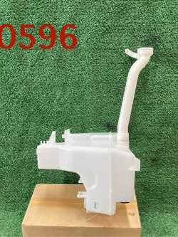 กระปุกฉีดน้ำกระจกหน้า Subaru ไม่ทราบรุ่น แท้ศูนย์