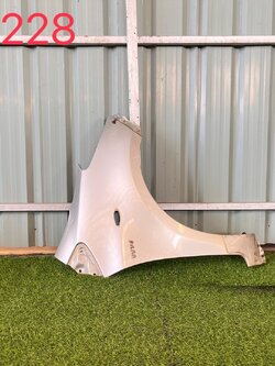 บังโคลนหน้า R Toyota Yaris 2006 แท้ถอดบิ้ว