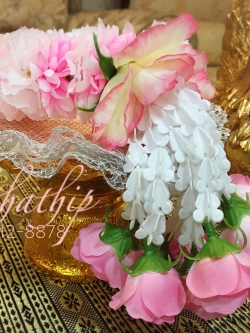 พวงมาลัยผ้า ดอกมัมผสมดอกคาเนชั่น สีชมพูอ่อน - Fabric garland