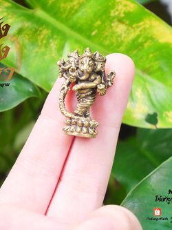 พระพิฆเนศ_ตรีมุขคณปติ_พระพิฆเนศปางสามเศียร_องค์ลอยขนาด1.5นิ้ว