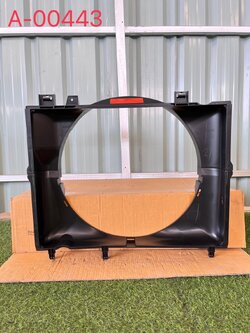 บังลมหม้อน้ำ Isuzu D-Max 2016-19