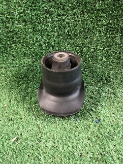 บูชคานหลัง Toyota Altis 2001-07