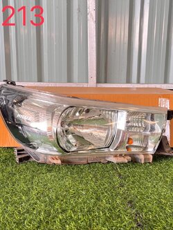 ไฟหน้า R Toyota Revo 2020-23 AA หรี่เล็ก แท้ถอด