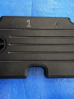 ฝาครอบเครื่องยนต์