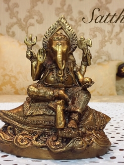 พระพิฆเณศ ปางสัมปทายะคเณศ ประทับหอยสังข์ (ทองเหลือง) - Ganesha: Lord of Success