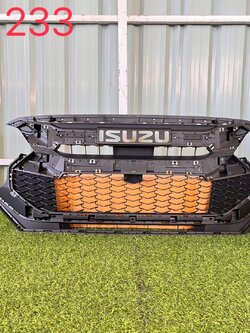 ซับในหน้ากระจัง Isuzu D-max 2024 ใหม่แท้