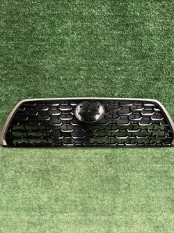 กระจังหน้า Toyota Yaris Cross 2024-2025