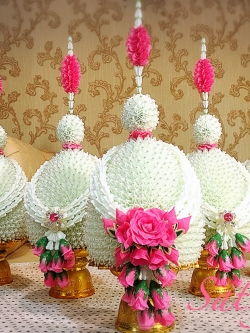 ชุดพานพุ่ม - ชุดพานพุ่มสักการะ - ชุดพานพุ่มดอกรัก - ชุดพานพุ่มดอกรักประดิษฐ์ (พลาสติก) - ชุดพานพุ่มสีขาว - Panpum