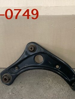 ปีกนกล่าง L Nissan Almera/March 2012+ แท้มือสอง