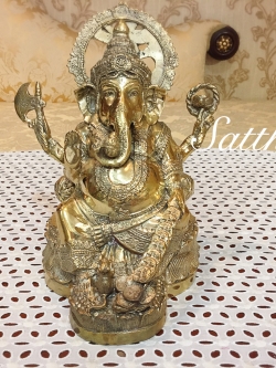 พระพิฆเนศ ปางประทานพร เงินไหล (ทองเหลือง) - Ganesha: Lord of Success