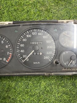 เรือนไมล์ Mazda 323