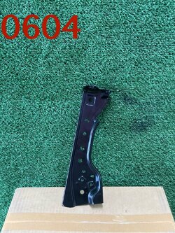 เหล็กรับบังโคลนหน้า L Toyota Yaris- Ativ 2012+ แท้ศูนย์