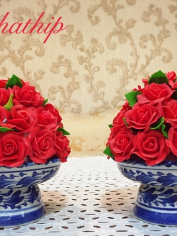 พานพุ่มดอกกุหลาบ ประดิษฐ์จากดิน [4.5 นิ้ว 1,000 บาท/คู่]