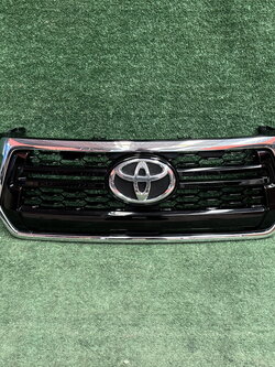 กระจังหน้า โครเมี่ยม Toyota Revo 2018-2019