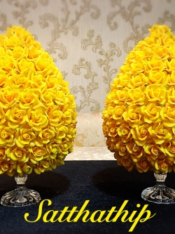 พานพุ่มดอกกุหลาบ ประดิษฐ์จากดิน ***ไม่ใส่ใบ [7.5 นิ้ว 4,600 บาท/คู่]