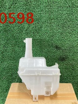 กระปุกฉีดน้ำกระจกหน้า Mitsubishi Atrrage แท้มือสอง