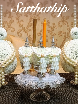 ชุดพานพุ่ม พร้อมเครื่องทองน้อย ดอกรักประดิษฐ์ (พลาสติก)