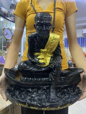หลวงปู่ทวด พระเกจิอาจารย์ หลวงปู่ทวดนั่งเรือ ขนาดใหญ่