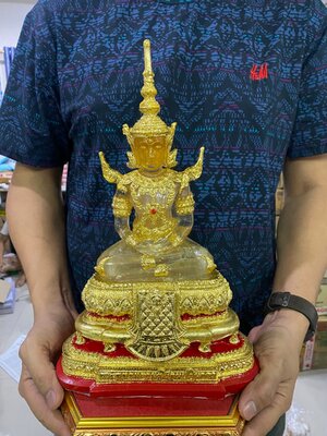 พระพุทธมหามณีรัตนปฏิมากร กว้าง9 นิ้ว สูง14นิ้ว