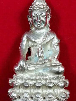 พระกริ่งสัมฤทธิ์(3) หลวงพ่อสัมฤทธิ์ วัดถ้ำแฝด ท่าม่วง กาญจนบุรี รุ่นนำโชค เนื้อเงิน ปี 2537