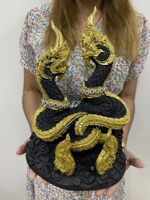 พญานาค พญานาคเกี้ยว องค์สีดำ กว้าง8.5นิ้ว สูง13นิ้ว